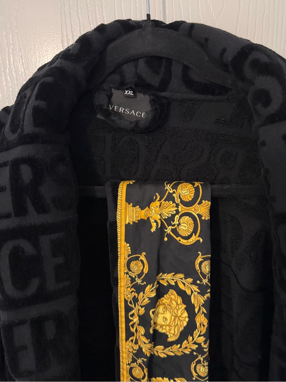 Versace I Love Baroque Belted Bathrobe in Black - Picture 4 of 4